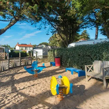 Кемпинг Mobil Spacieux 6 Pers, Terrasse - Api-1-52-507 Сен-Мишель-Шеф-Шеф